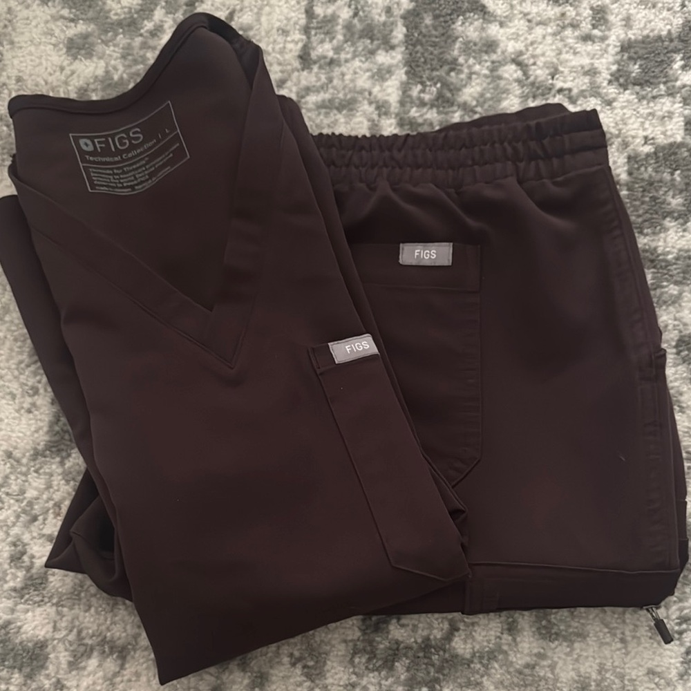 Figs Brown Scrub set